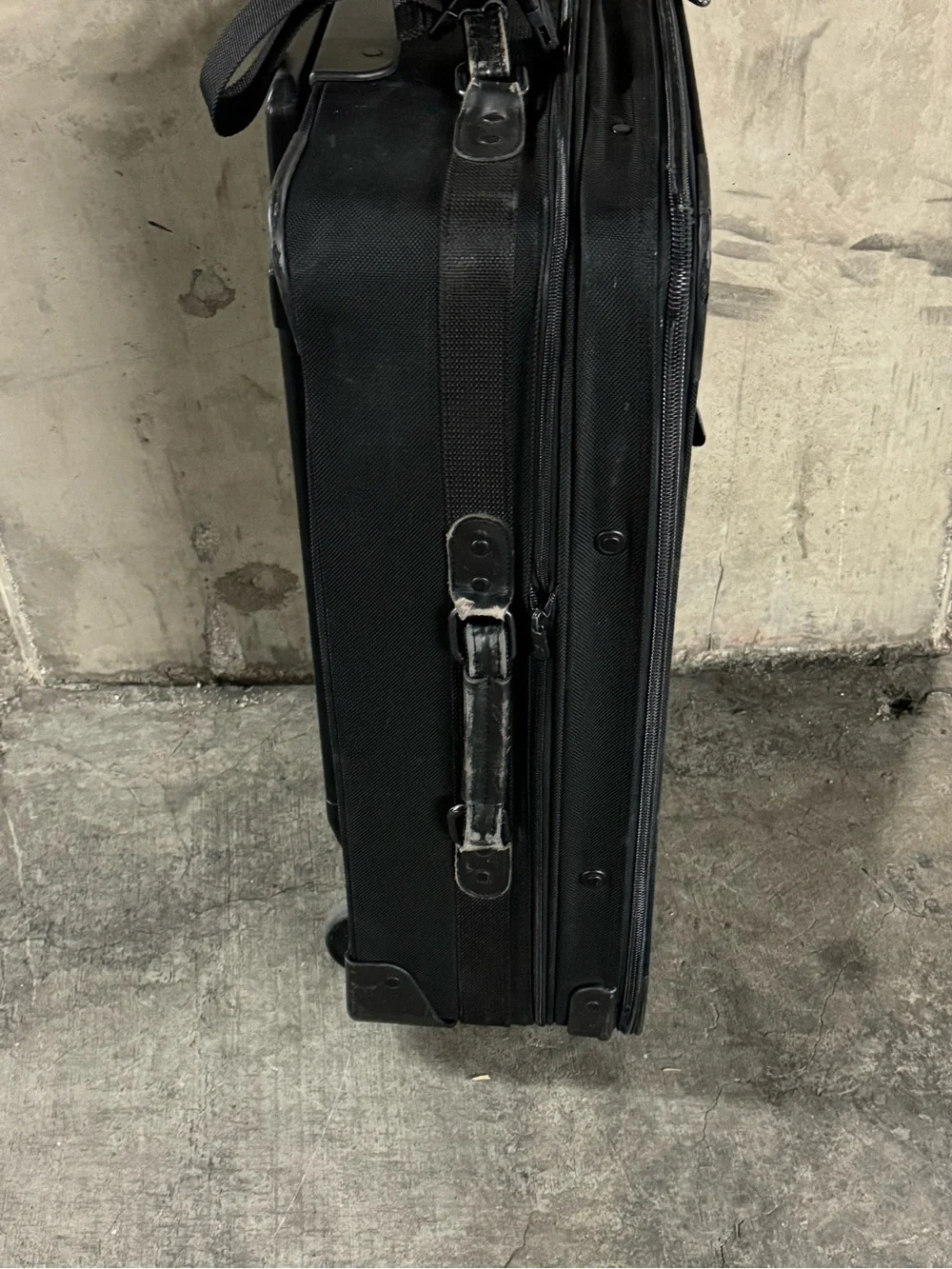 Briggs & Riley Black Men's Carry-On Travel Luggage Needs Repair